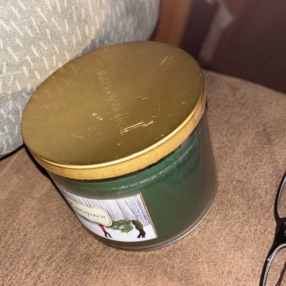 NWT Evergreen candle from White Barn - Picture 3 of 5